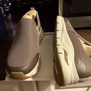 NEW Men’s Slip ons  Skecher